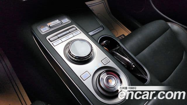 Genesis GV70, 2024 9