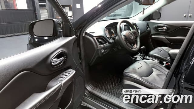 Jeep Cherokee(KL) 2.4 Limited AWD, 2022 10