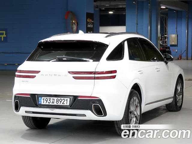 Genesis GV70, 2023 4
