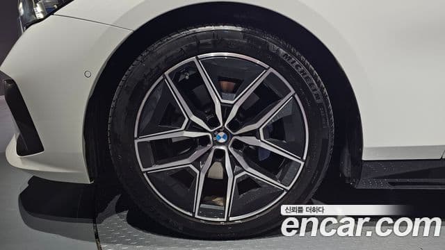 BMW 5시리즈 (G60) 520i M Sport, 2024 все фото