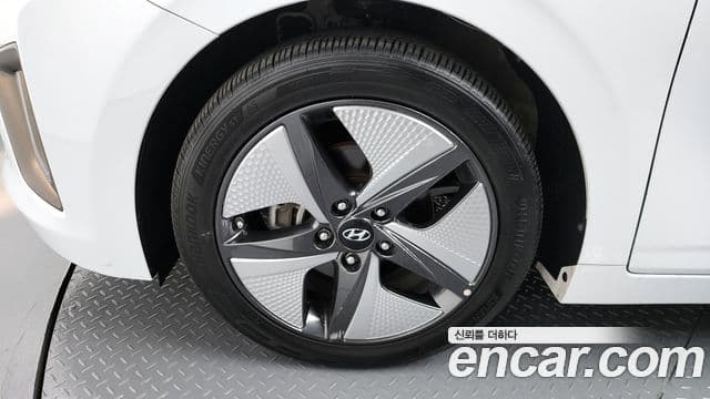 Hyundai The / новый New Ioniq гибрид N, 2020 все фото