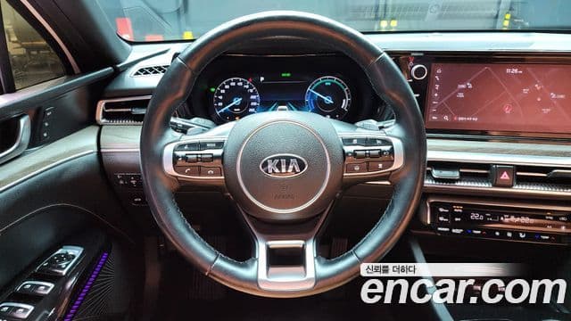Kia K5 гибрид 3세대 Signature, 2020 13