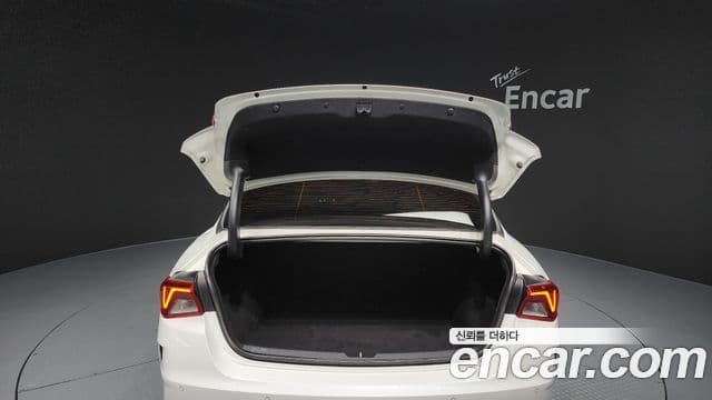 Kia K5 гибрид 3세대 Signature, 2020 20