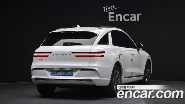Genesis electrified GV70 e-AWD, 2022 2