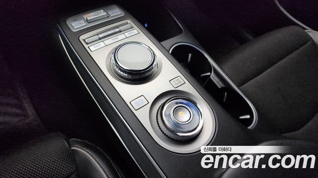 Genesis GV70, 2021 9