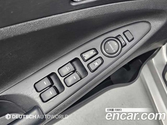 Hyundai YF Sonata LPI top, 2012 18