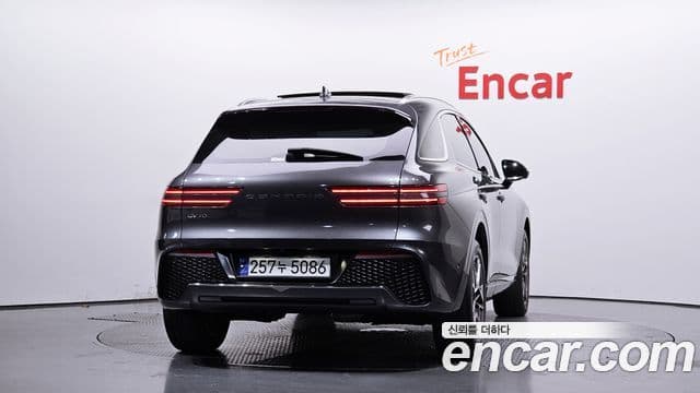 Genesis GV70, 2021 4