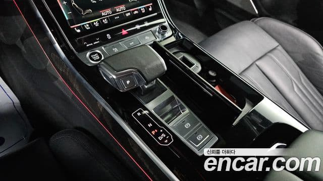 Audi A8 (D5) 55 TFSI Quattro Premium LWB, 2022 9