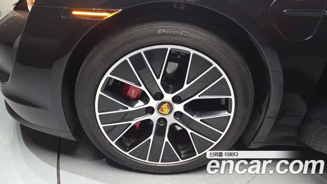 Porsche 타이칸 4S, 2023 все фото