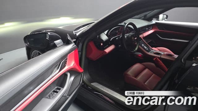 Porsche 타이칸 4S, 2023 12