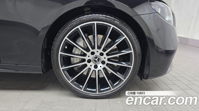 Mercedes-Benz E-класс W213 AMG Line, 2023 все фото