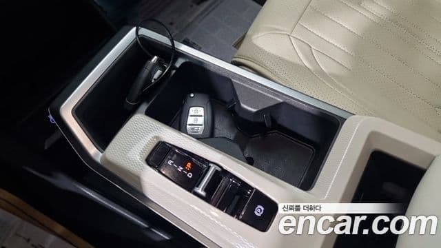 KG모빌리티(SsangYong) The / новый New Torres Black Edition, 2025 9