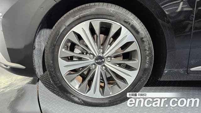 Kia K8 гибрид Noblesse, 2023 все фото