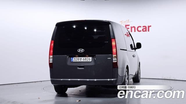 Hyundai Staria Modern, 2025 4
