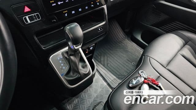 Hyundai Staria Modern, 2025 9