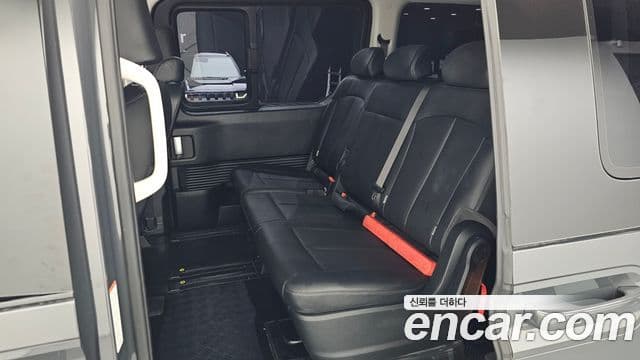 Hyundai Staria Modern, 2025 11