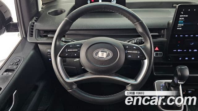 Hyundai Staria Modern, 2025 13