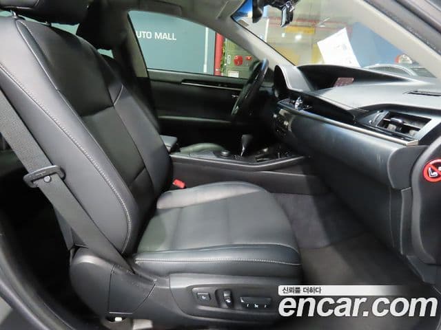 Lexus New ES300h XV60, 2015 9