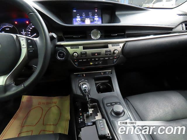 Lexus New ES300h XV60, 2015 12