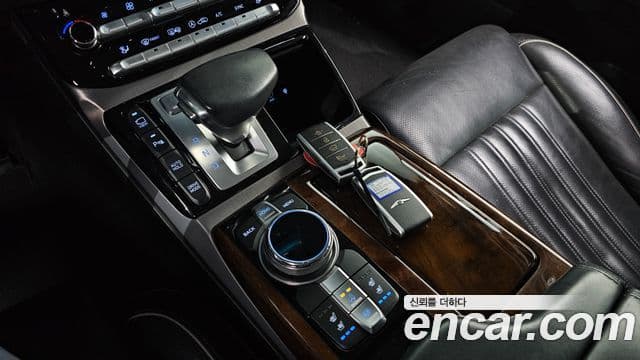 Genesis EQ900 Prestige, 2016 9