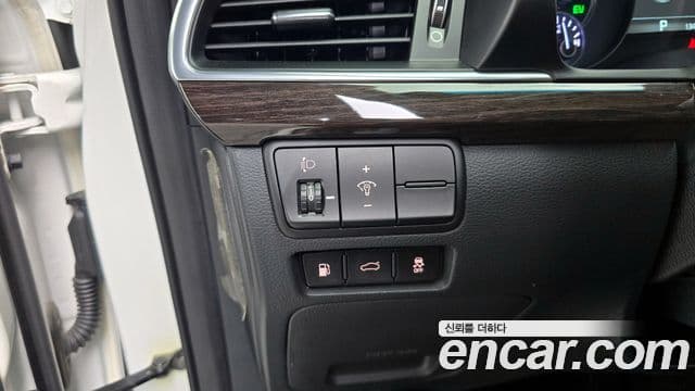 Kia All New K7 гибрид Prestige, 2017 14