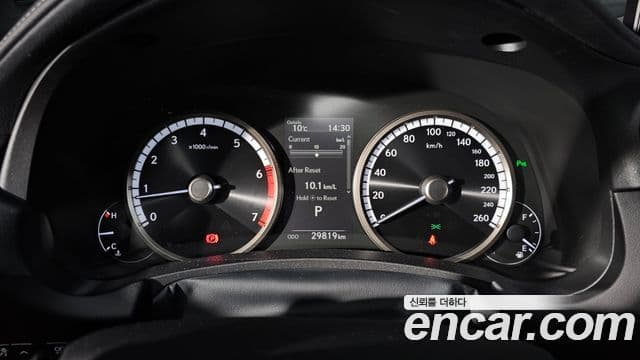 Lexus NX300 F-Sport, 2020 8