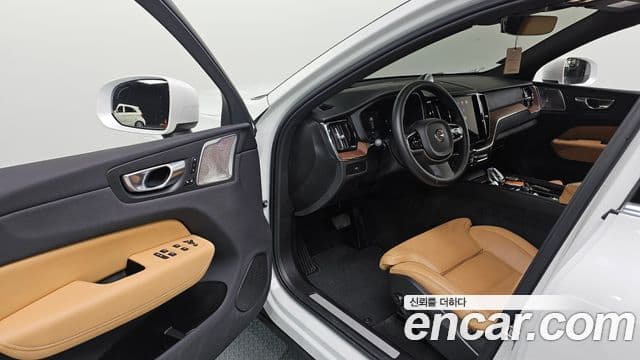 Volvo XC60 2세대 B5 Ultimate Bright, 2024 10