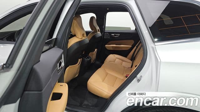 Volvo XC60 2세대 B5 Ultimate Bright, 2024 11