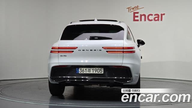 Genesis GV70, 2025 4