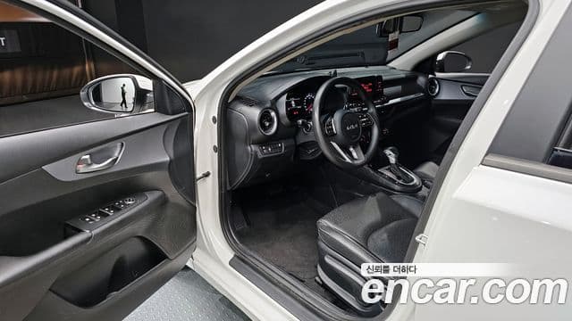 Kia The / новый New K3 2세대 Trendy, 2022 11