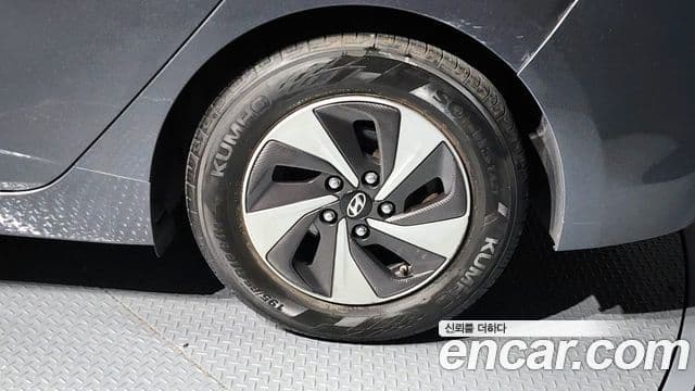 Hyundai Ioniq гибрид, 2016 все фото