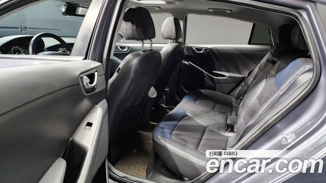 Hyundai Ioniq гибрид, 2016 12