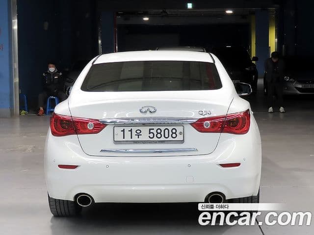 Infiniti Q50 Premium, 2015 3
