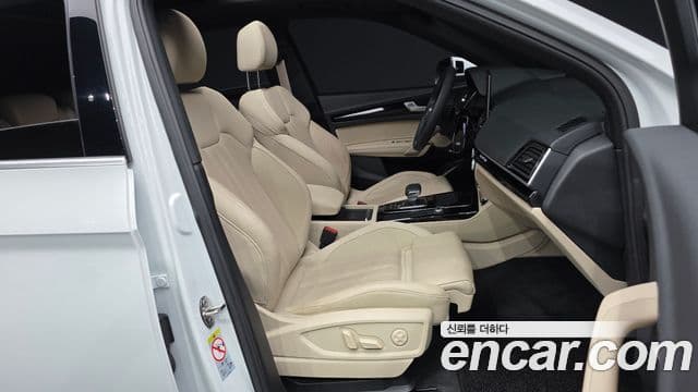 Audi Q5 (FY) Premium, 2024 11