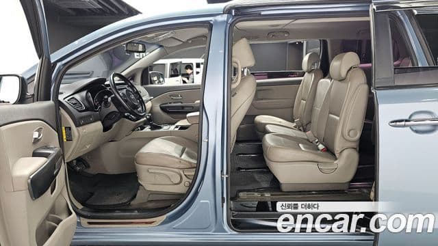 Kia All New Carnival Luxury, 2015 10