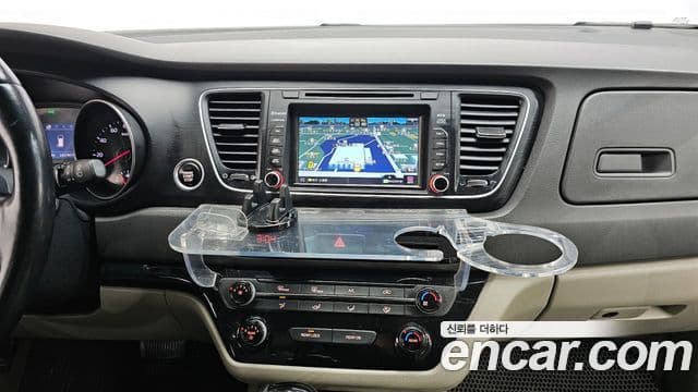 Kia All New Carnival Luxury, 2015 14
