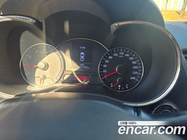 Kia K3 Trendy, 2015 12