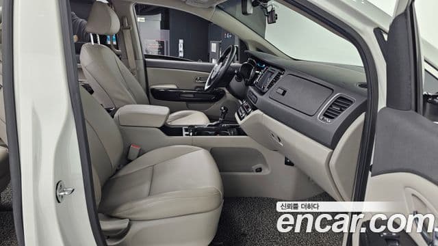 Kia All New Carnival Prestige, 2016 11