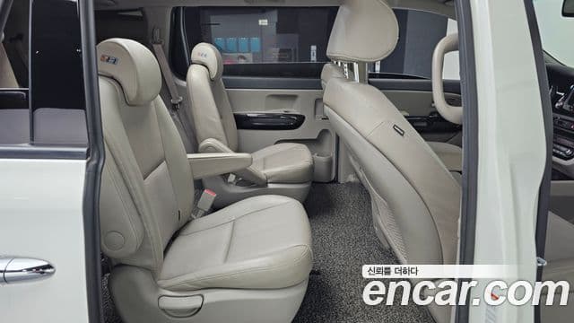 Kia All New Carnival Prestige, 2016 12