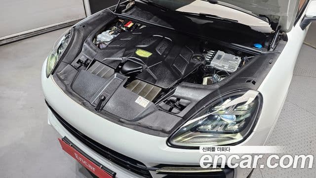 Porsche Cayenne (PO536) 3.0 купе, 2020 6