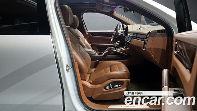 Porsche Cayenne (PO536) 3.0 купе, 2020 10