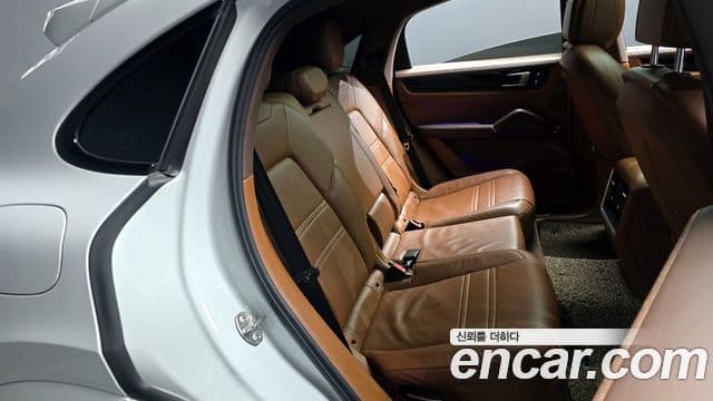 Porsche Cayenne (PO536) 3.0 купе, 2020 12