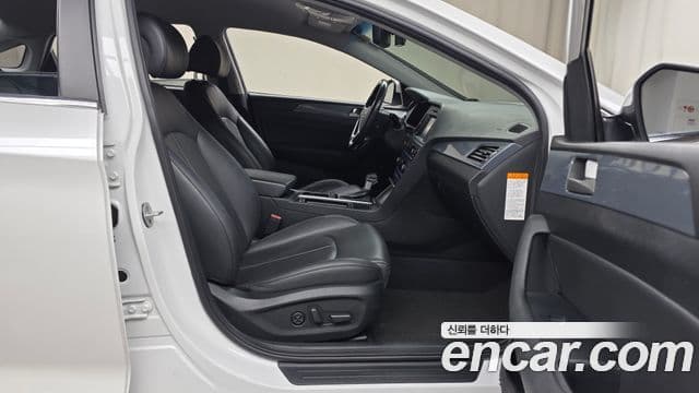 Hyundai LF Sonata гибрид Modern, 2016 11