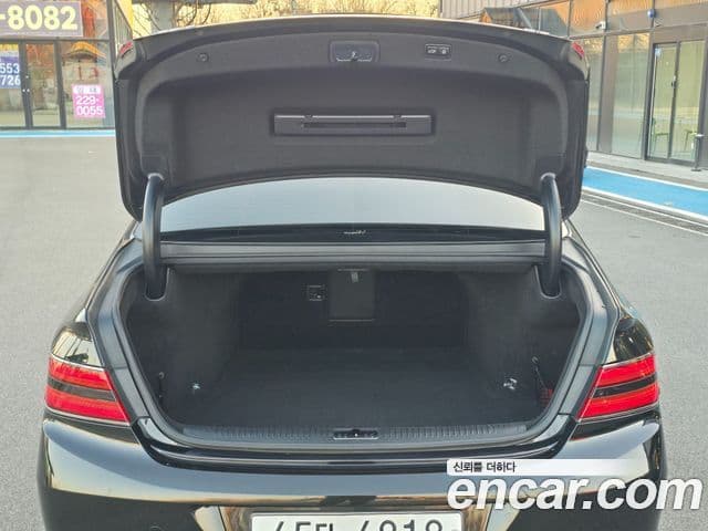 Genesis G90 Luxury, 2019 18