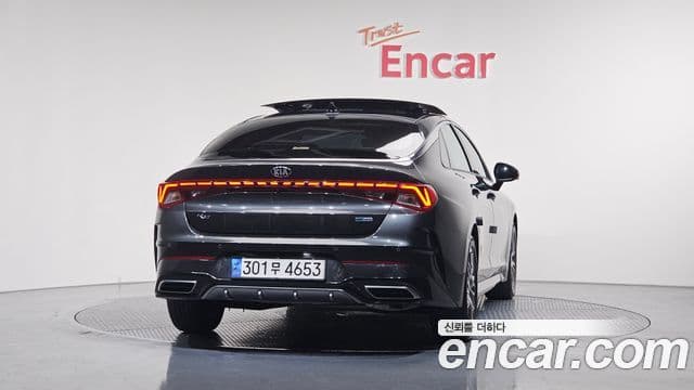 Kia K5 гибрид 3세대 Signature, 2020 4