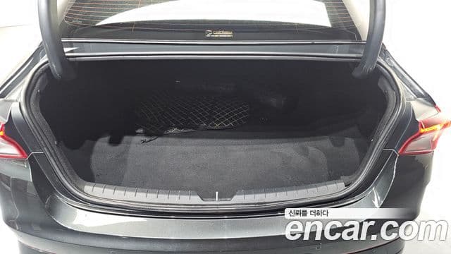 Kia K5 гибрид 3세대 Signature, 2020 20