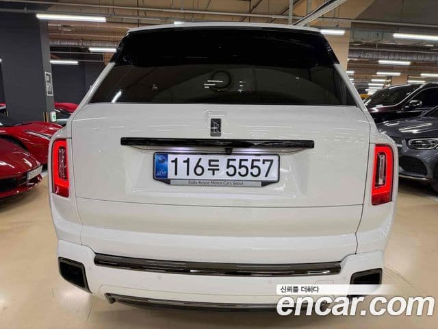 Rolls-Royce Cullinan 6.7 V12 чёрный эмблема, badge, 2022 все фото