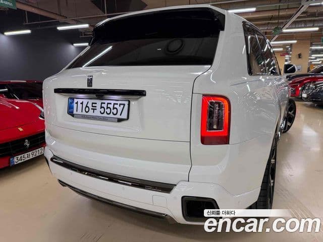 Rolls-Royce Cullinan 6.7 V12 чёрный эмблема, badge, 2022 7