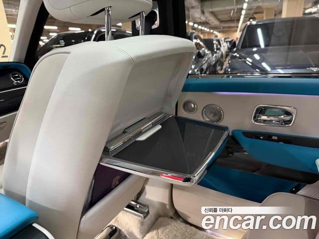 Rolls-Royce Cullinan 6.7 V12 чёрный эмблема, badge, 2022 12