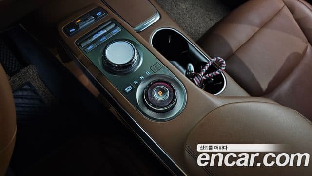 Genesis GV70, 2021 9